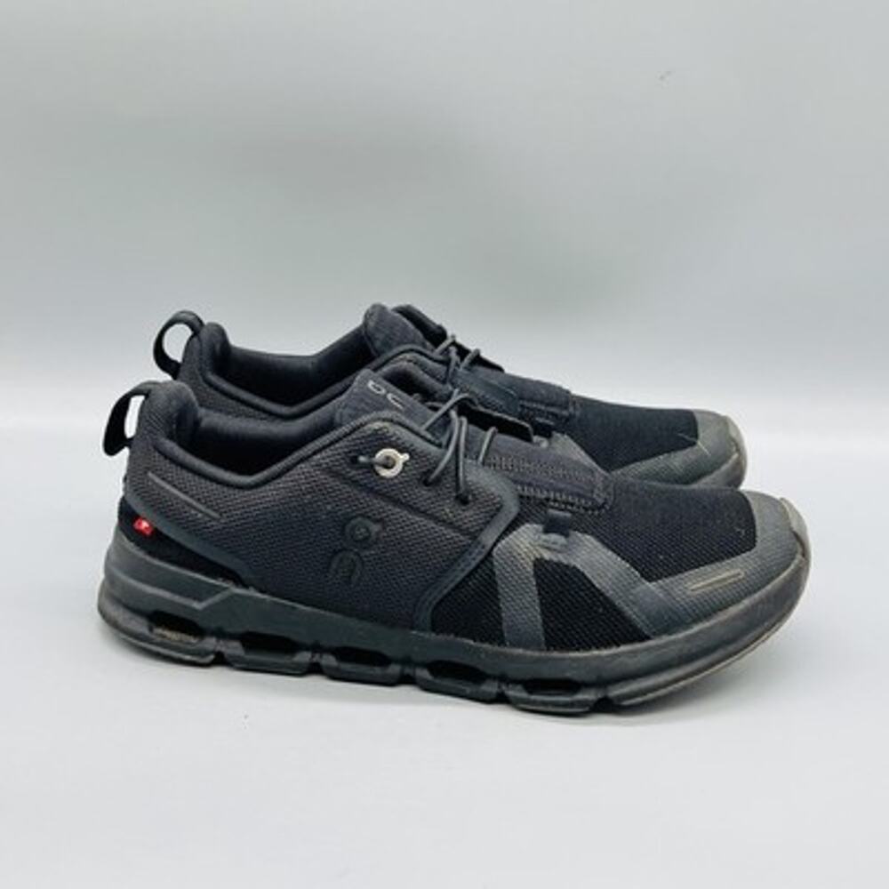 On Shoes Boys 5 Black Mesh Swiss Engineering Athletic Running Sneakers Comfort
